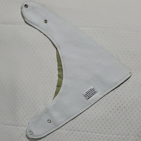 BIBS - Bundle 6 Washable Infant Bibs-Mixed Tags-5 Snap-1 Velcro - Picture 8 of 16